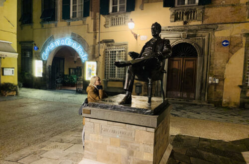Statue von Giacomo Puccini